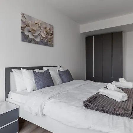 Cevahir Sky 2br Family Apt, Fitness & Apartman Szkopje